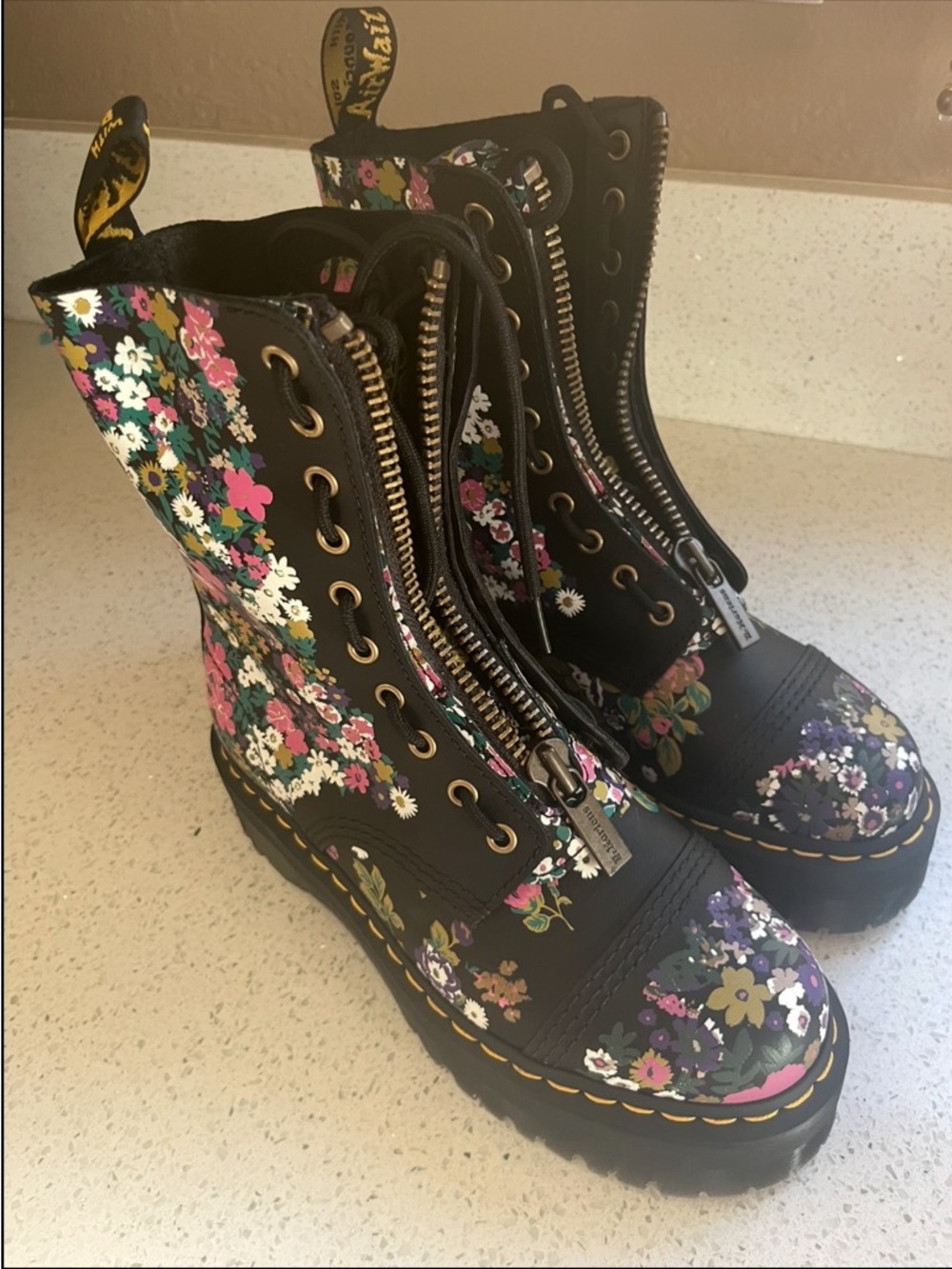 Dr. Martens Sinclair Hi Floral Mash Up Platform Boots NWT Size 8 - Picture 2 of 4
